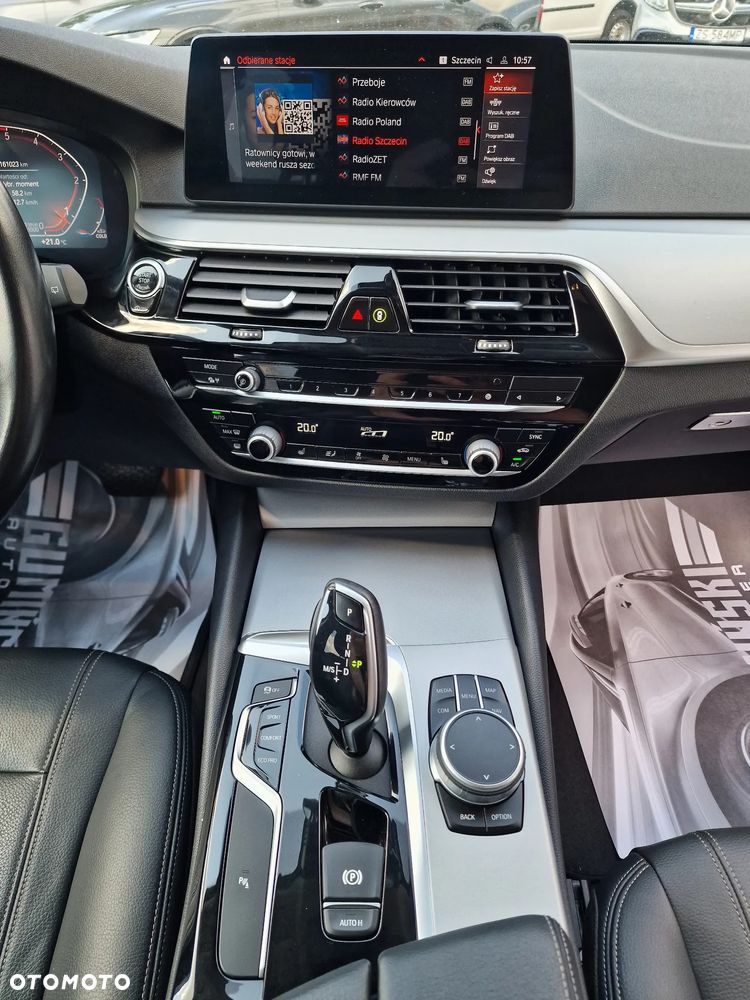 BMW Seria 5 518d - 26