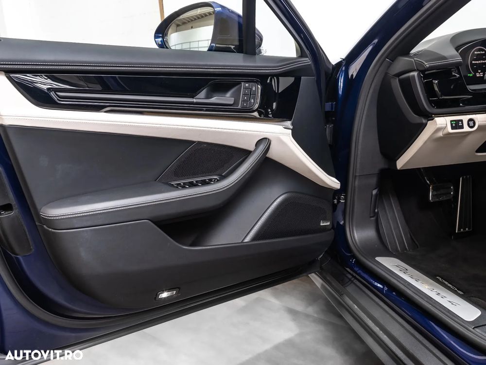 Porsche Panamera 4 - 16