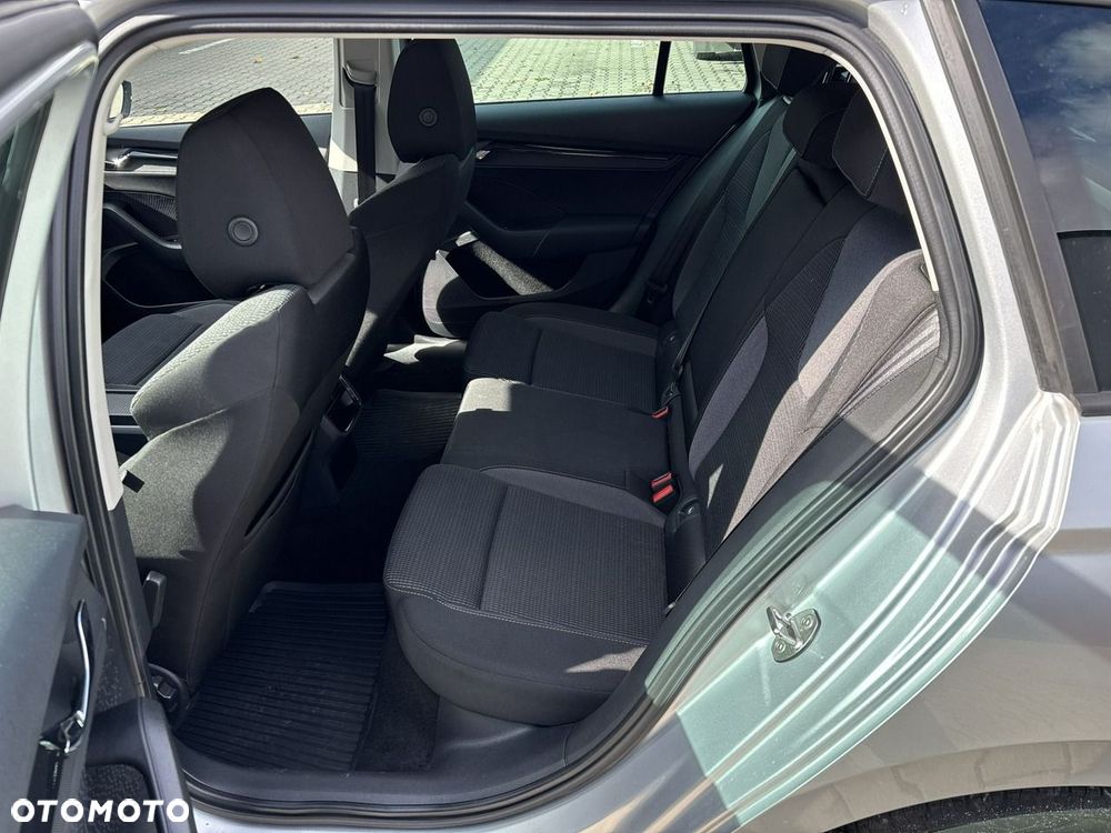 Skoda Octavia 2.0 TDI Ambition DSG - 19