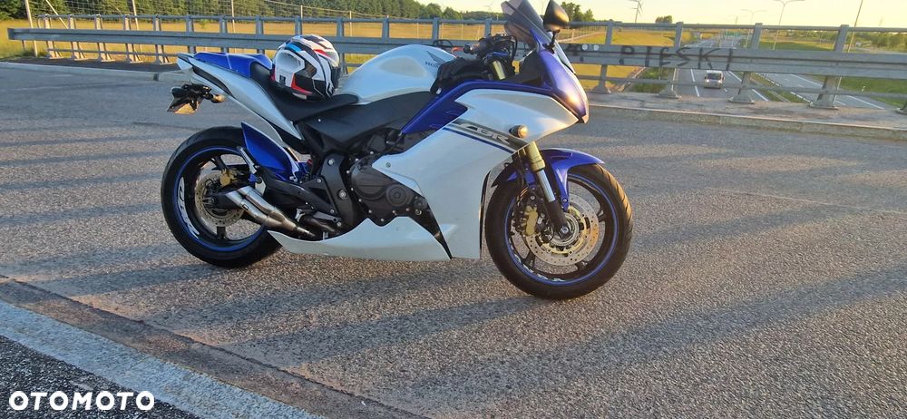 Honda CBR - 3