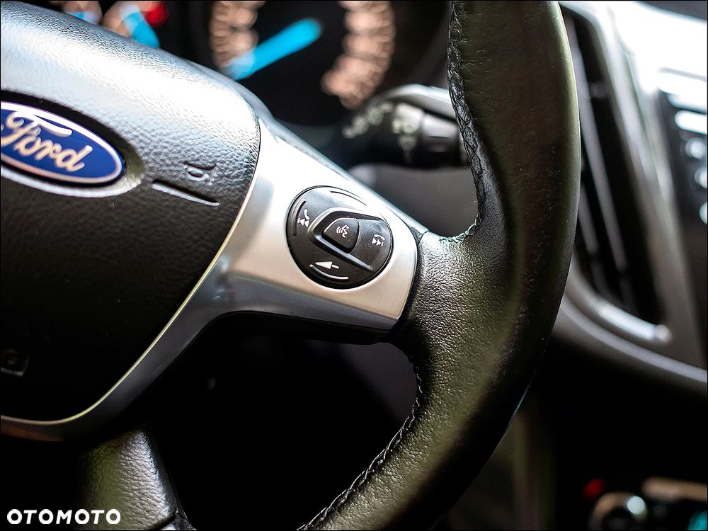 Ford Kuga - 17