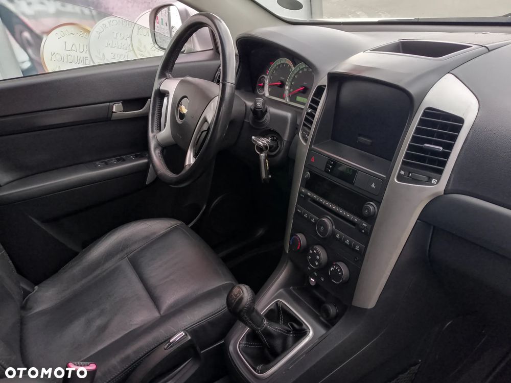 Chevrolet Captiva 2.4 LS - 21