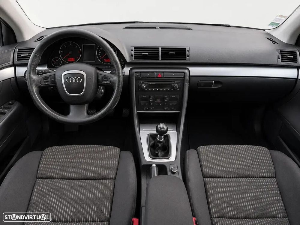 Audi A4 Avant 2.0 TDI Advance - 8