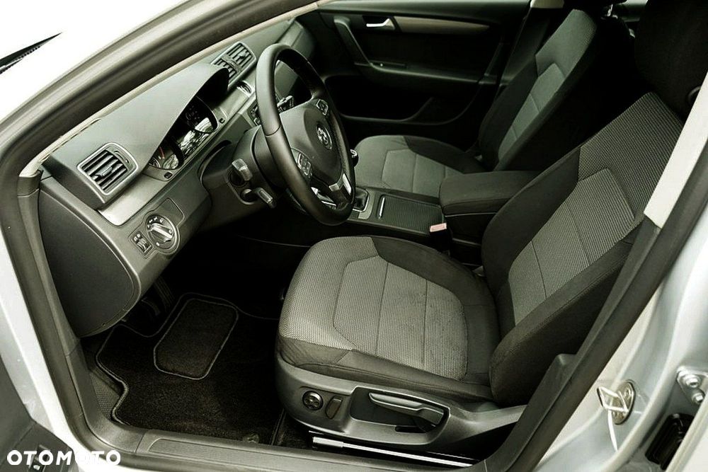 Volkswagen Passat - 15