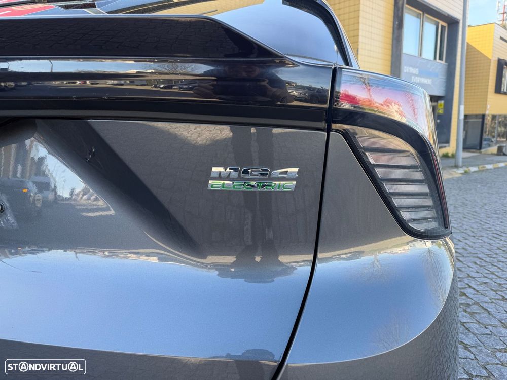 MG MG4 64 kWh Luxury - 17