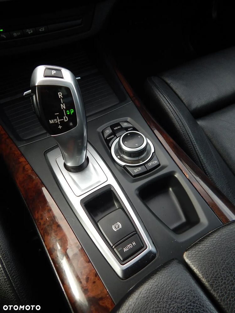 BMW X5 xDrive35d - 16