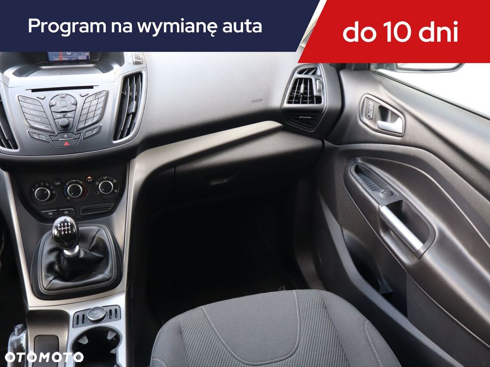 Ford Kuga - 10