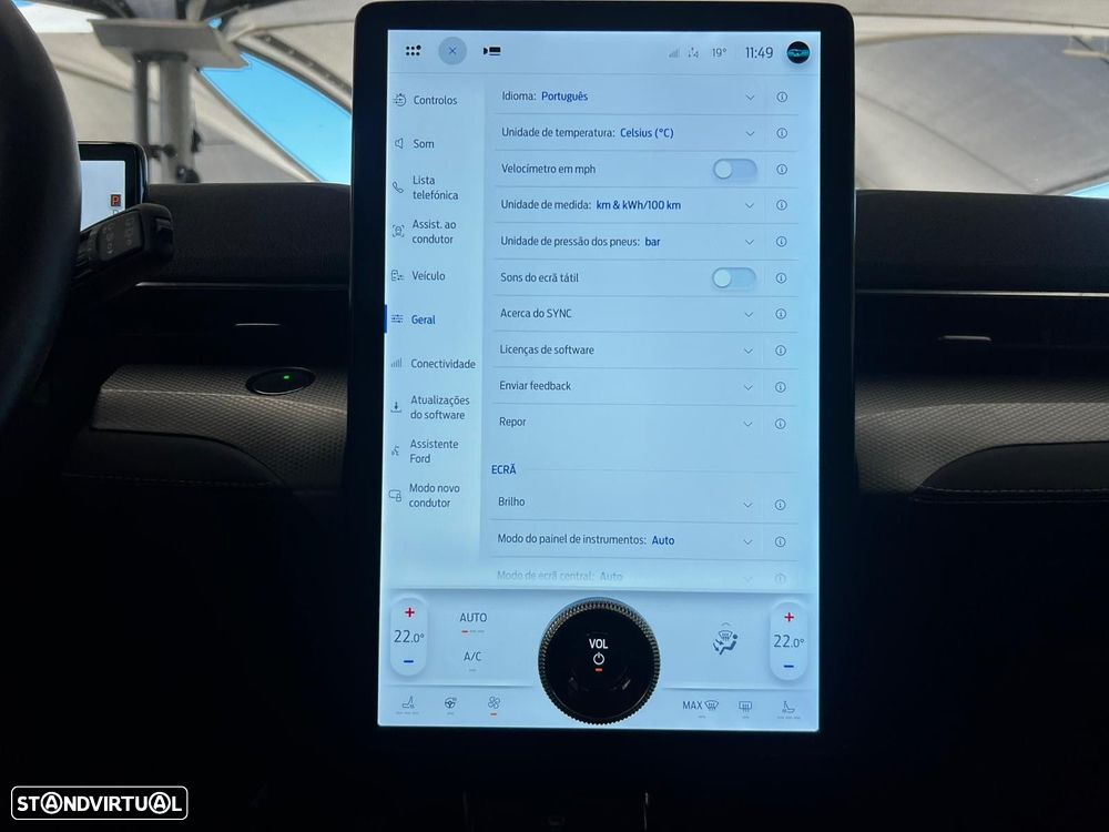 Ford Mustang Mach-E 75.7 kWh Premium AWD - 38