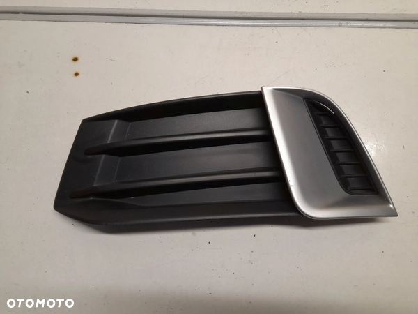 AUDI A3 Kratka zderzaka lewa zaślepka przód 8V5807681AE