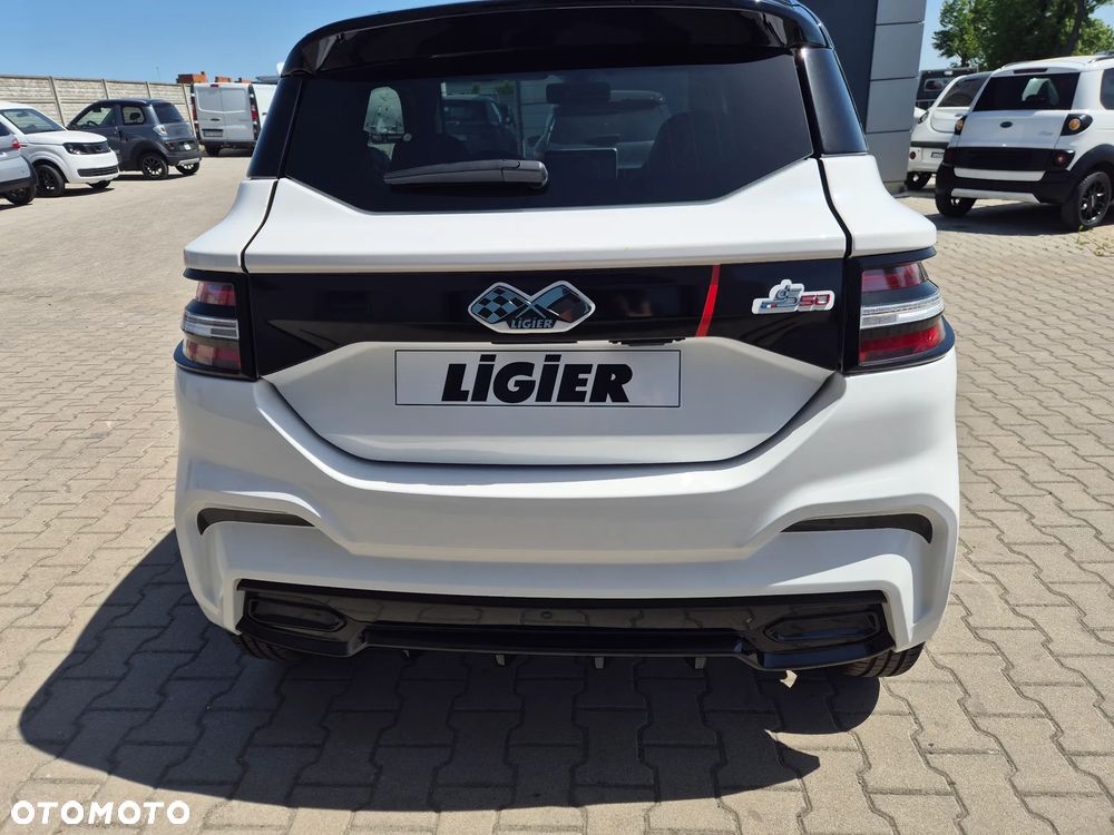 Ligier JS50 - 18