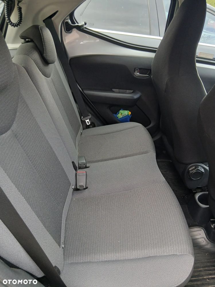 Toyota Aygo x-play - 7