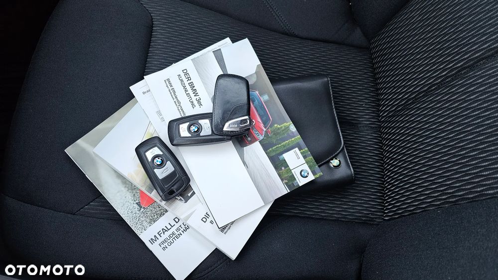 BMW Seria 3 320i - 15