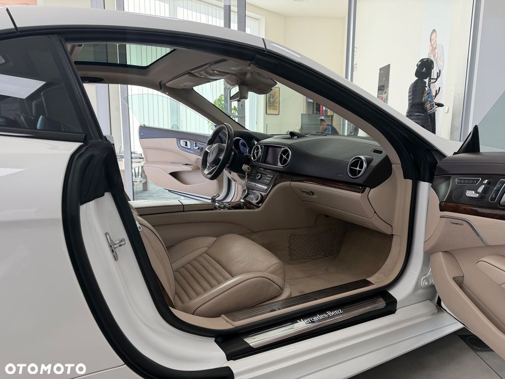 Mercedes-Benz SL - 32