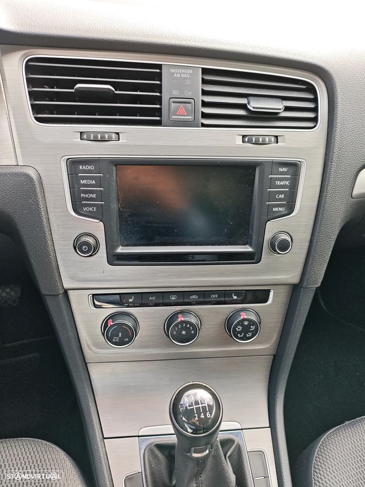 VW Golf 1.6 TDi BlueMotion Confortline - 11