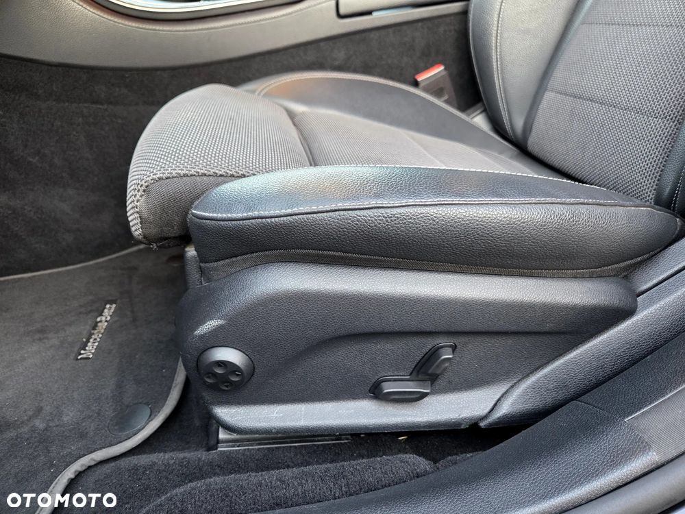 Mercedes-Benz Klasa E 220 d 9G-TRONIC AMG Line - 17