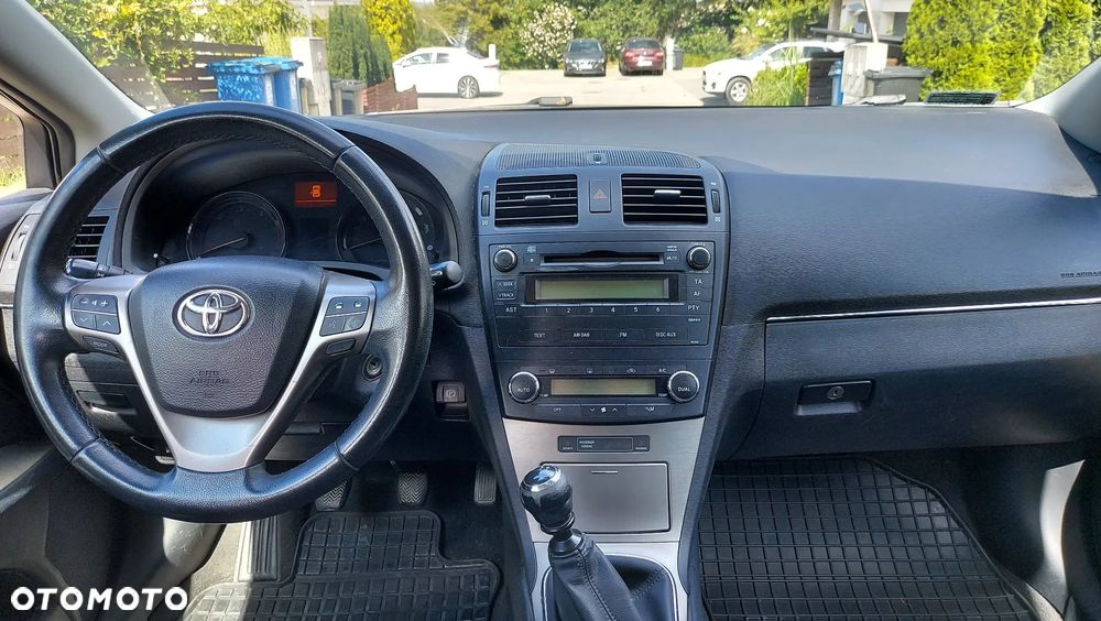 Toyota Avensis 2.0 D-4D Sol - 21