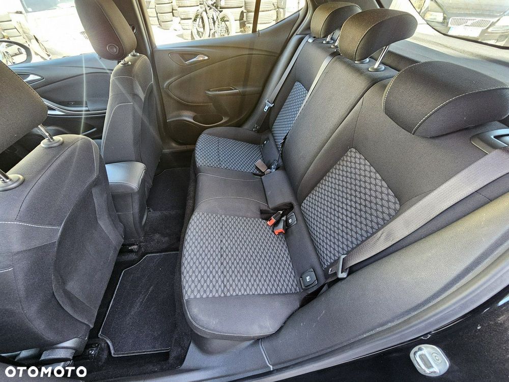 Opel Astra 1.4 T Enjoy S&S - 33