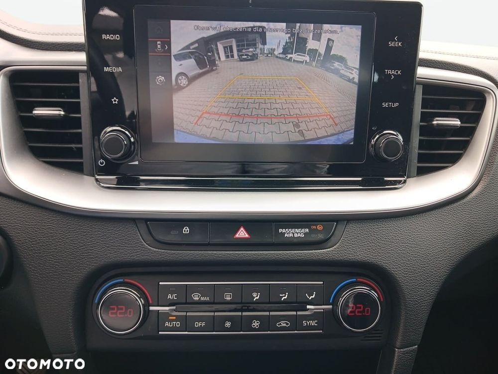 Kia Ceed - 12