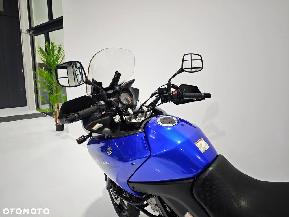 Suzuki V-STROM - 12