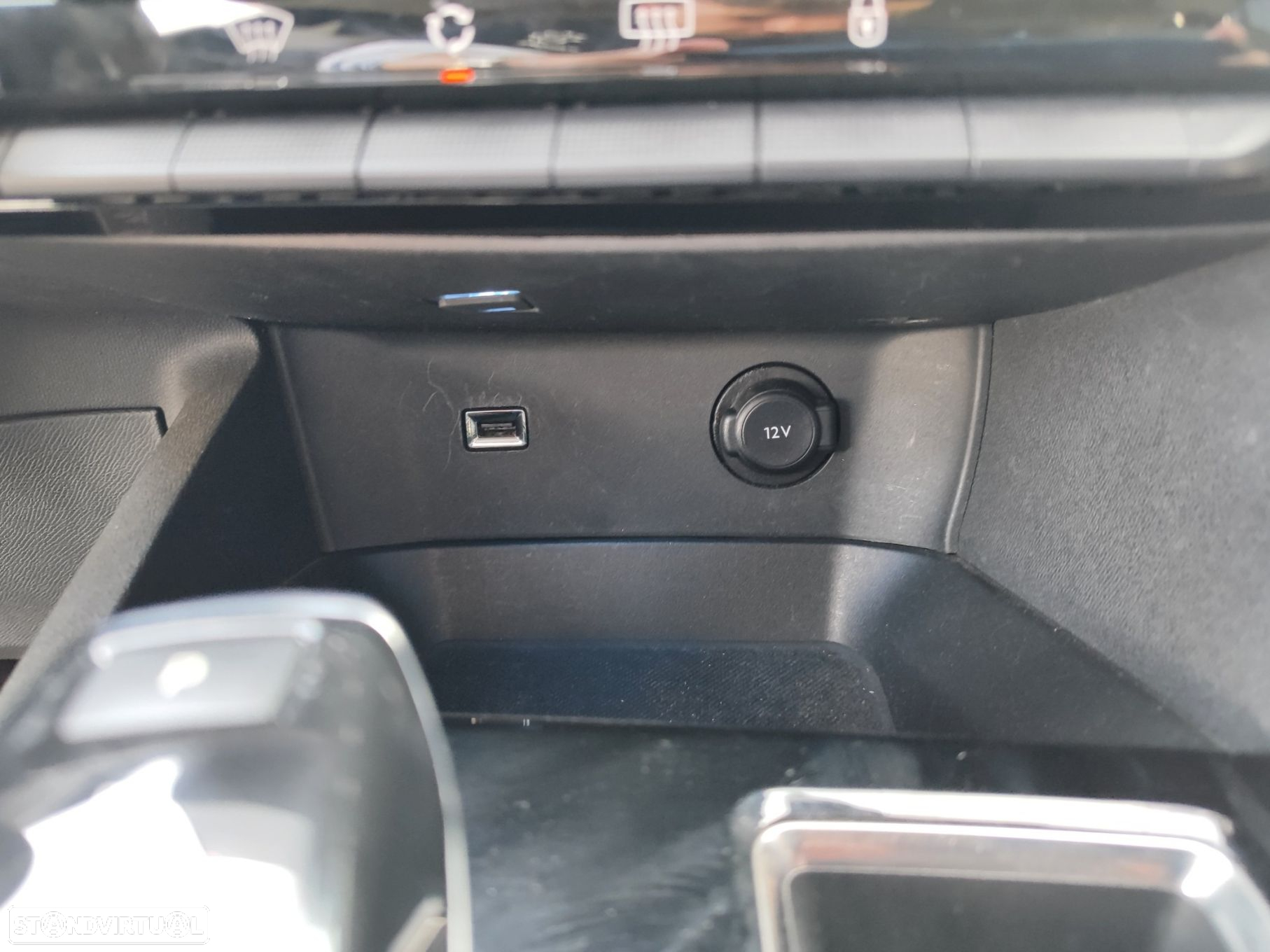 Peugeot 3008 1.6 Hybrid Allure e-EAT8 - 34