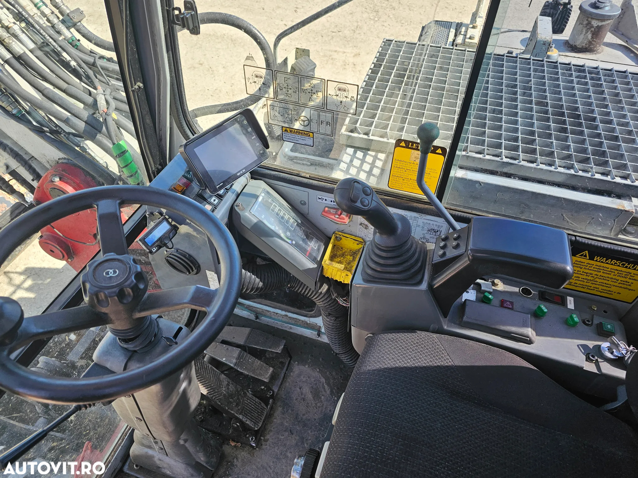 Takeuchi TB175W excavator pe roti 4 cupe  pe pneuri buldoexcavator - 7