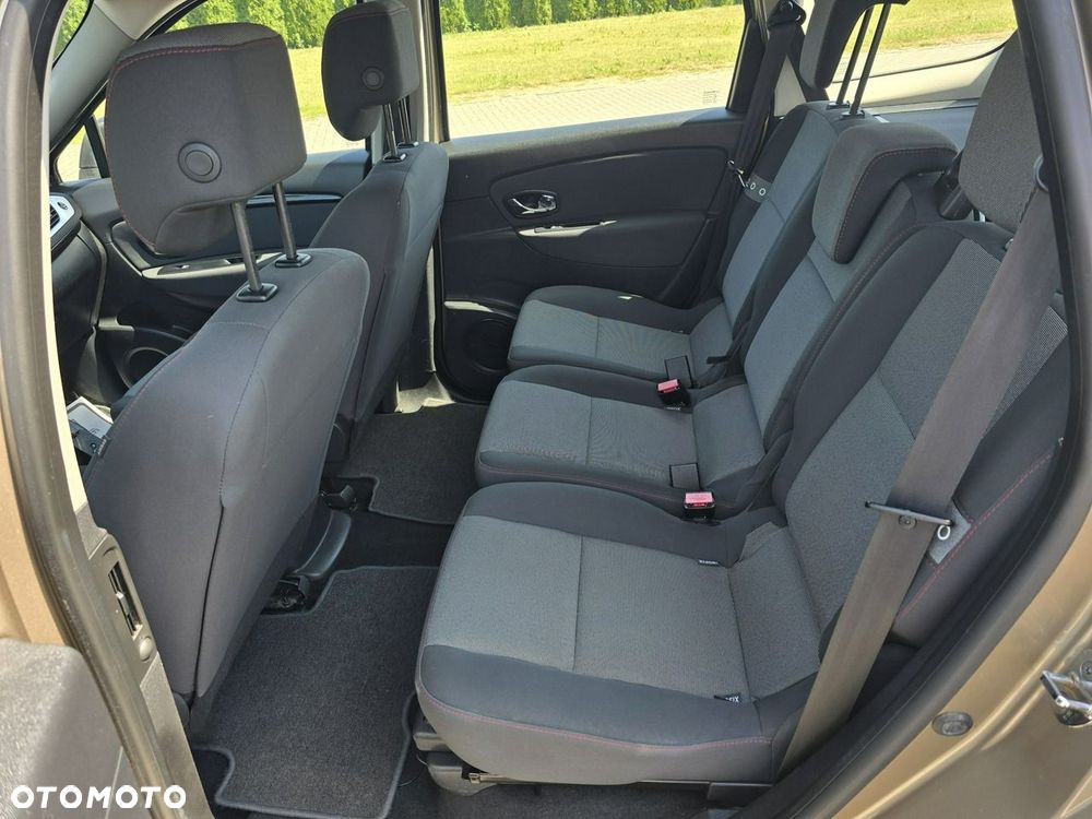 Renault Grand Scenic - 23