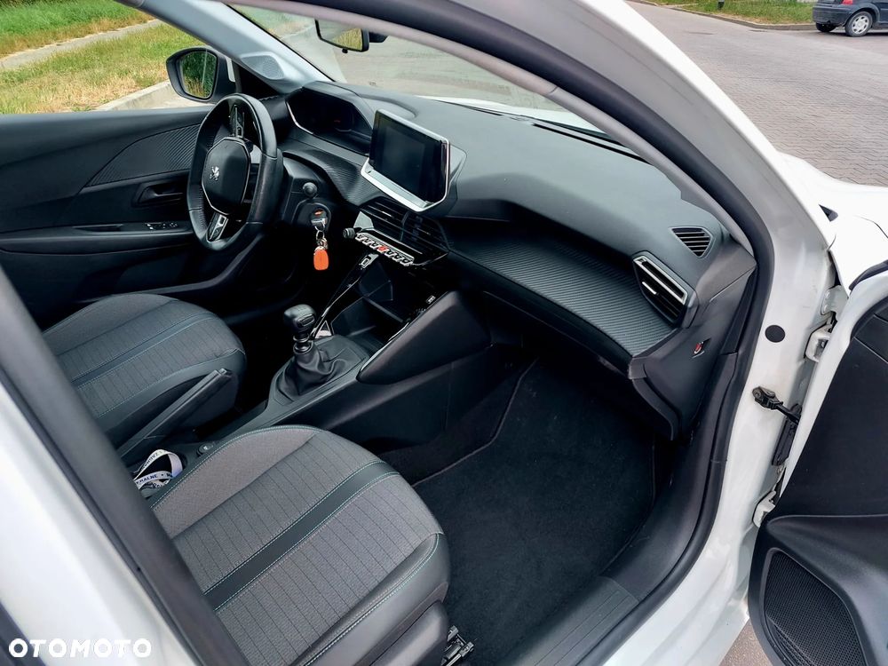 Peugeot 208 - 7