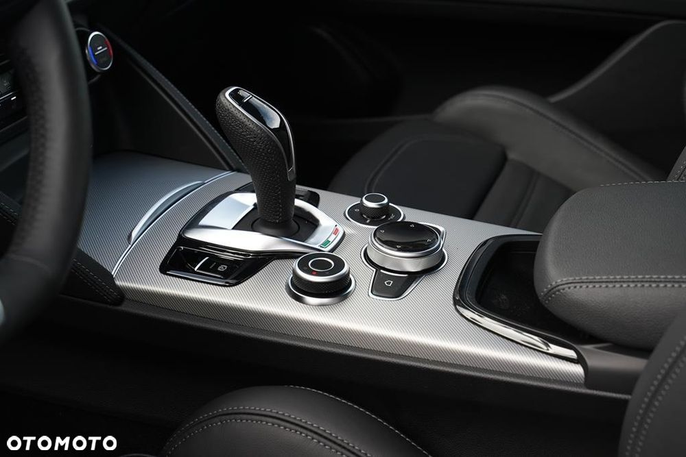 Alfa Romeo Stelvio 2.0 Turbo Veloce Q4 - 29