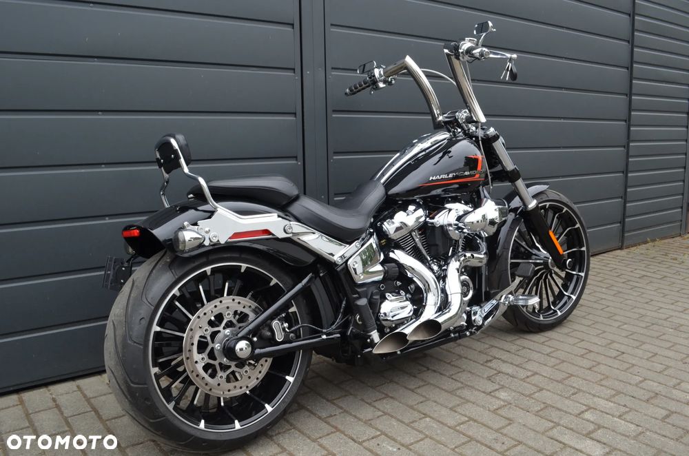 Harley-Davidson FXSB Breakout - 3