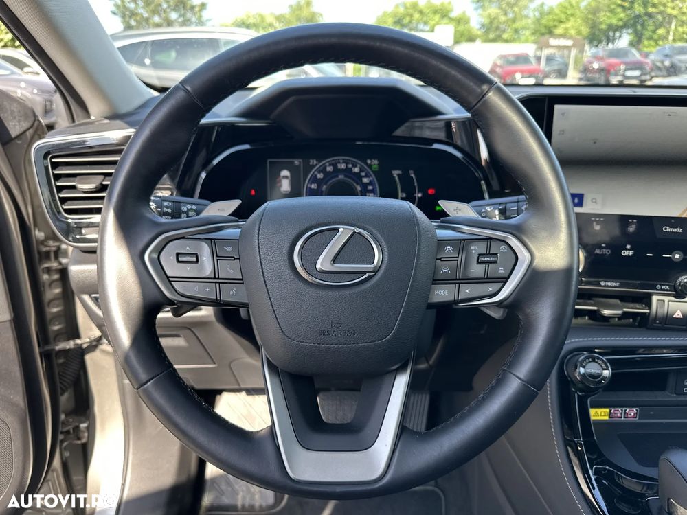 Lexus Seria NX 450h+ E-FOUR - 17
