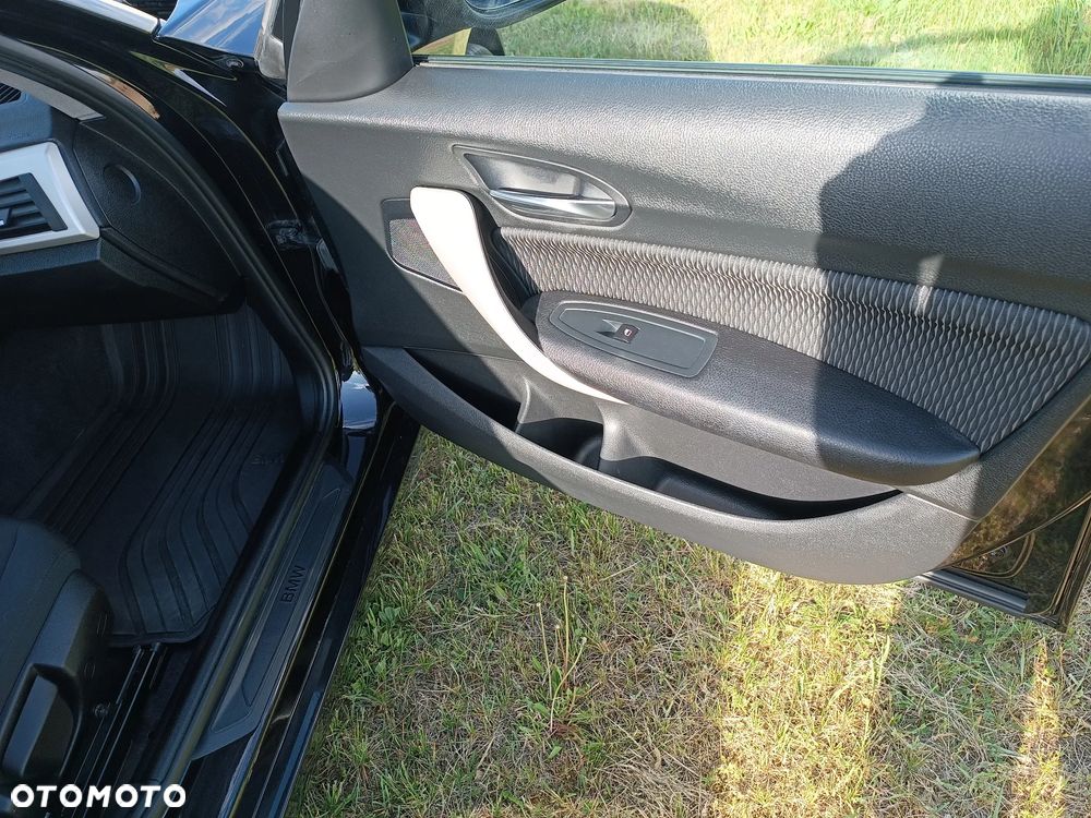 BMW Seria 1 114i - 23