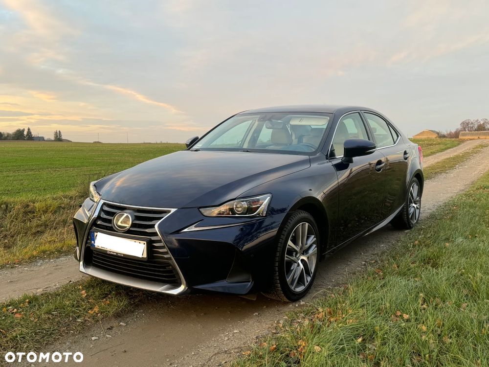 Lexus IS 200t / 300 Elegance - 2