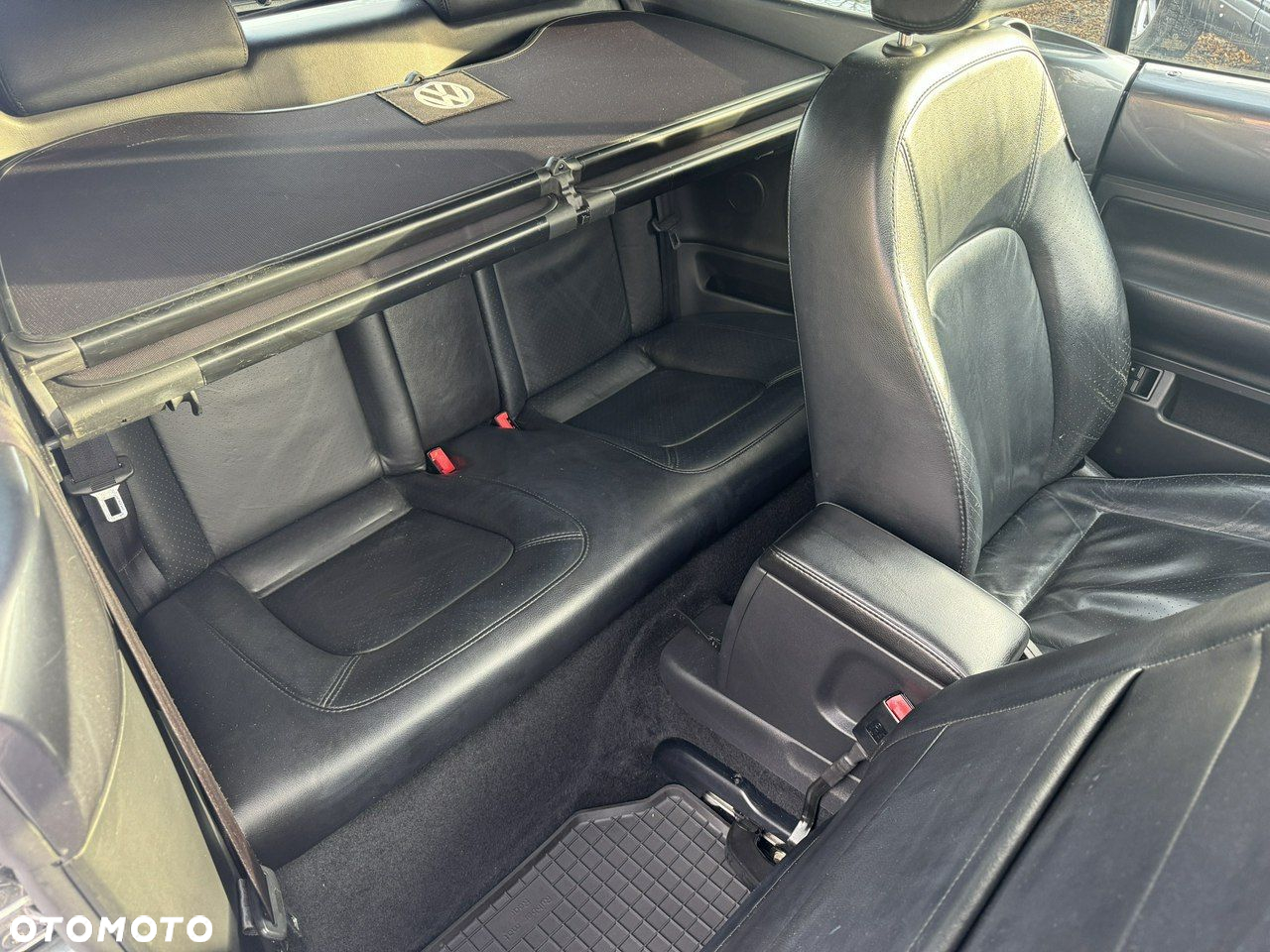 Volkswagen New Beetle - 11