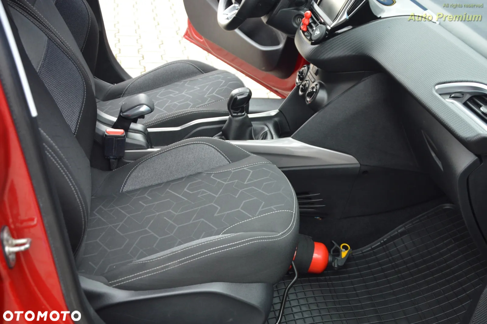 Peugeot 2008 PureTech 82 Allure - 24