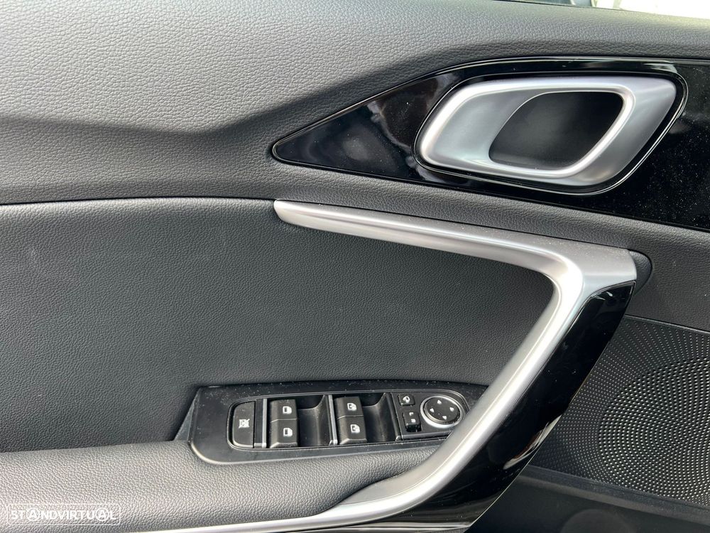 Kia XCeed 1.6 GDi PHEV Drive - 18