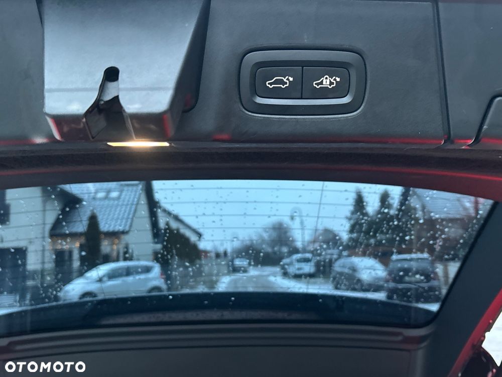 Volvo V90 D5 AWD Geartronic Momentum - 24