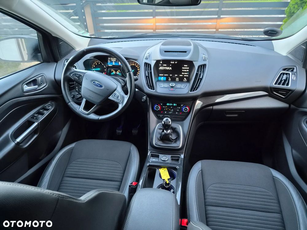 Ford Kuga 1.5 EcoBoost 2x4 Titanium - 9