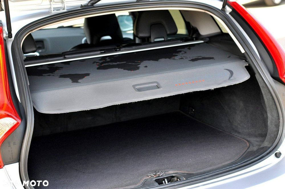 Volvo V60 D2 Ocean Race - 11