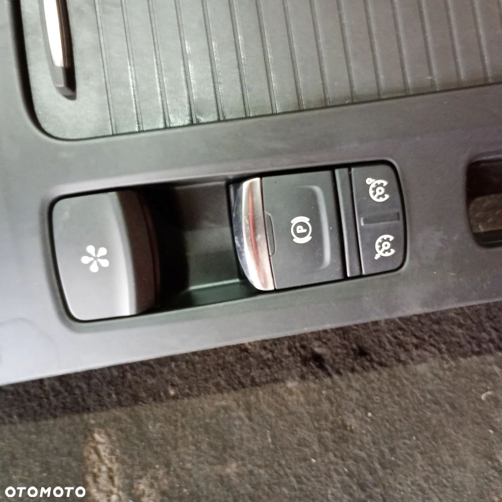 Schowek uchwyt na kubki Megane IV - 3