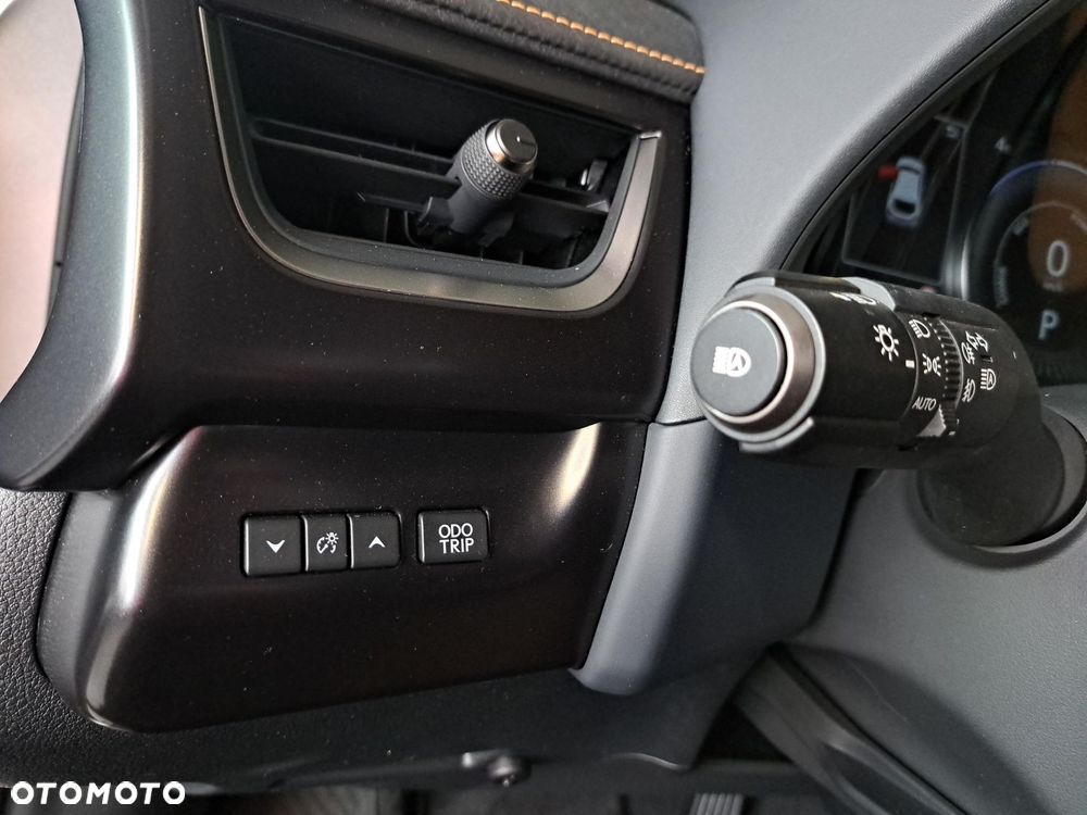 Lexus UX 250h GPF Business 2WD - 35