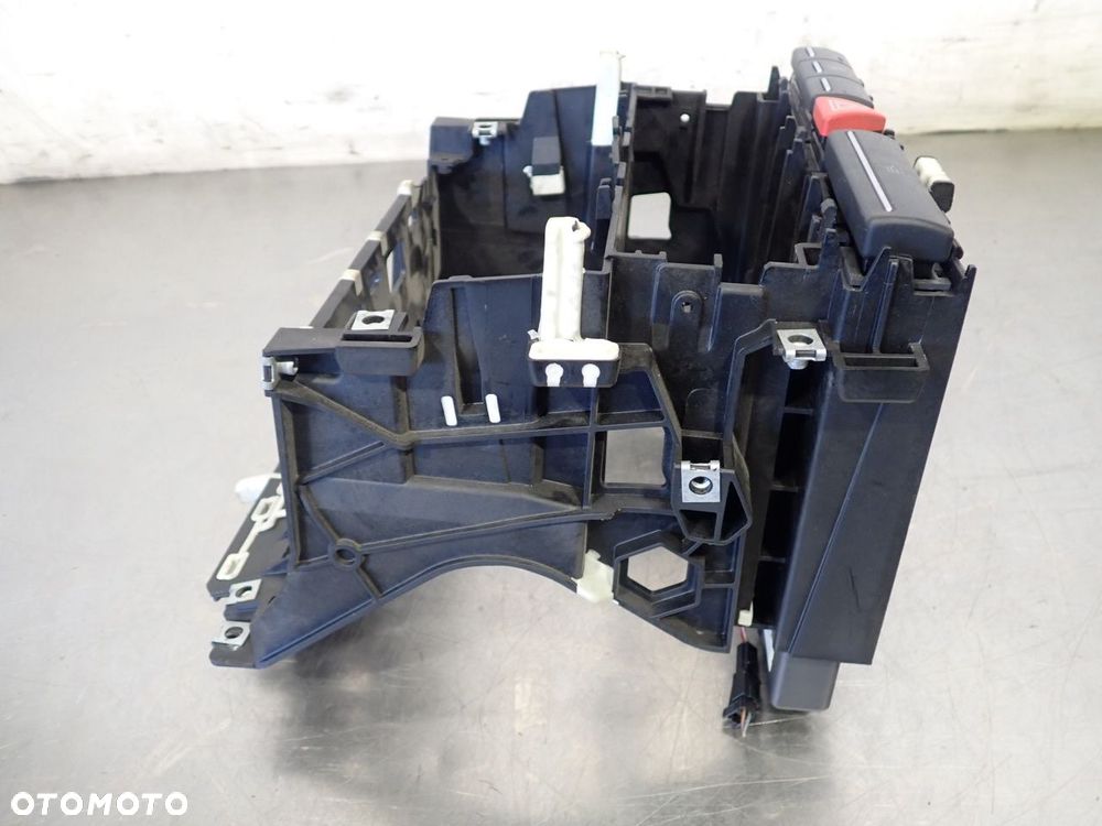 RAMKA RADIA AUDI A3 8P 8P0858005B - 3