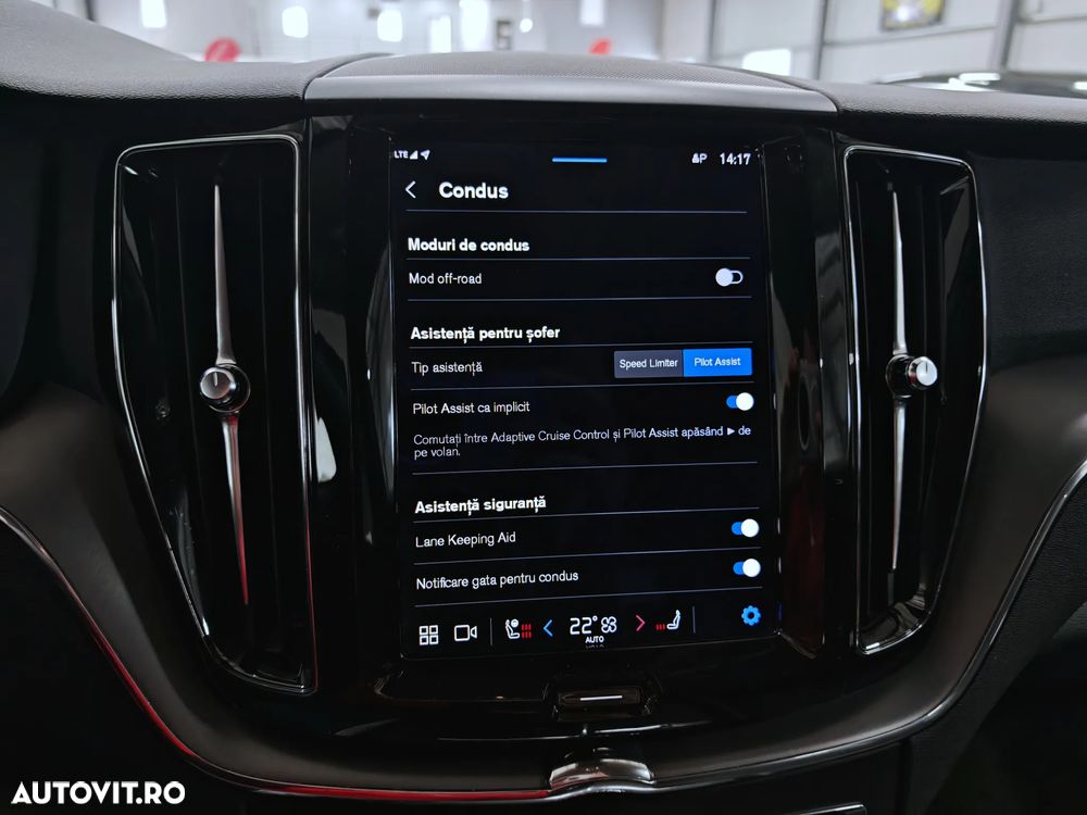 Volvo XC 60 B4 D AWD Core - 17