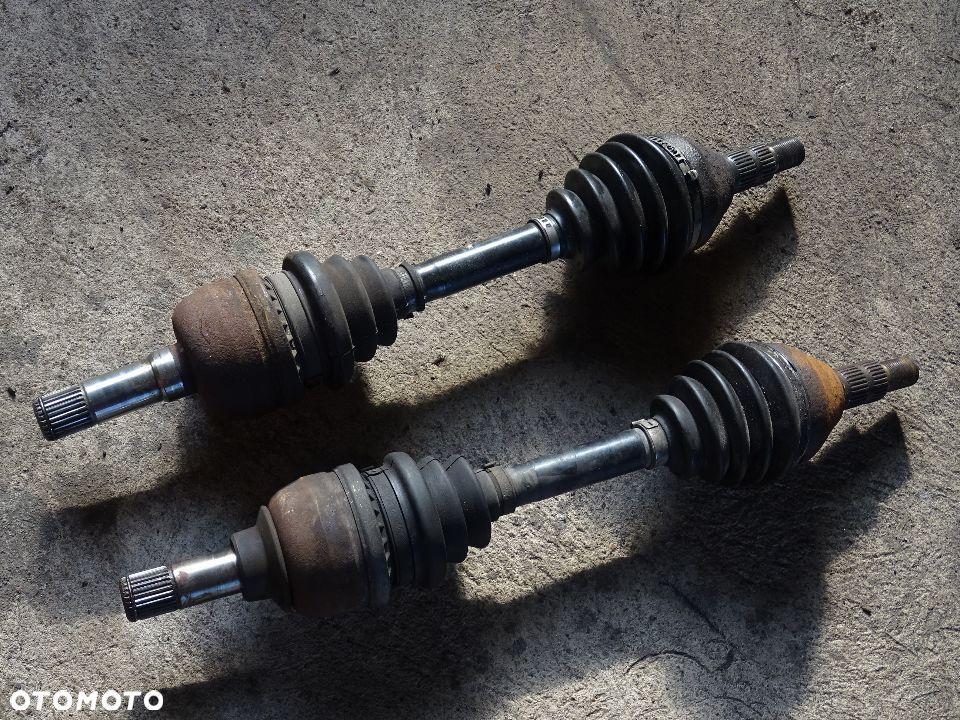 OPEL VECTRA C SIGNUM 3,2 V6  Z32SE PÓŁOŚ PÓŁOŚKA PRZEGUB WAŁ NAPĘDOWY SKRZYNI 1,9 - 3
