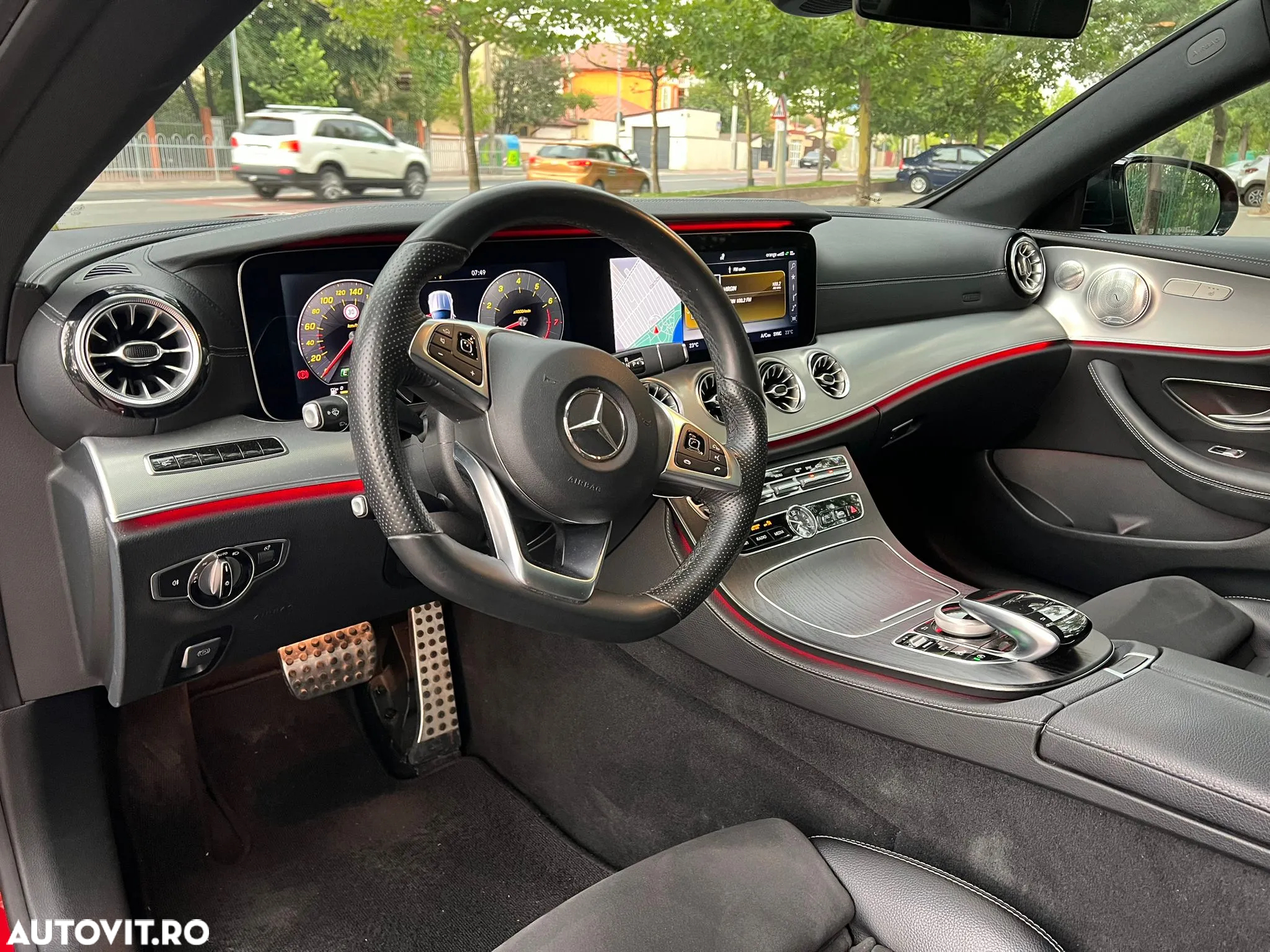 Mercedes-Benz E 300 Coupe 9G-TRONIC AMG Line - 3