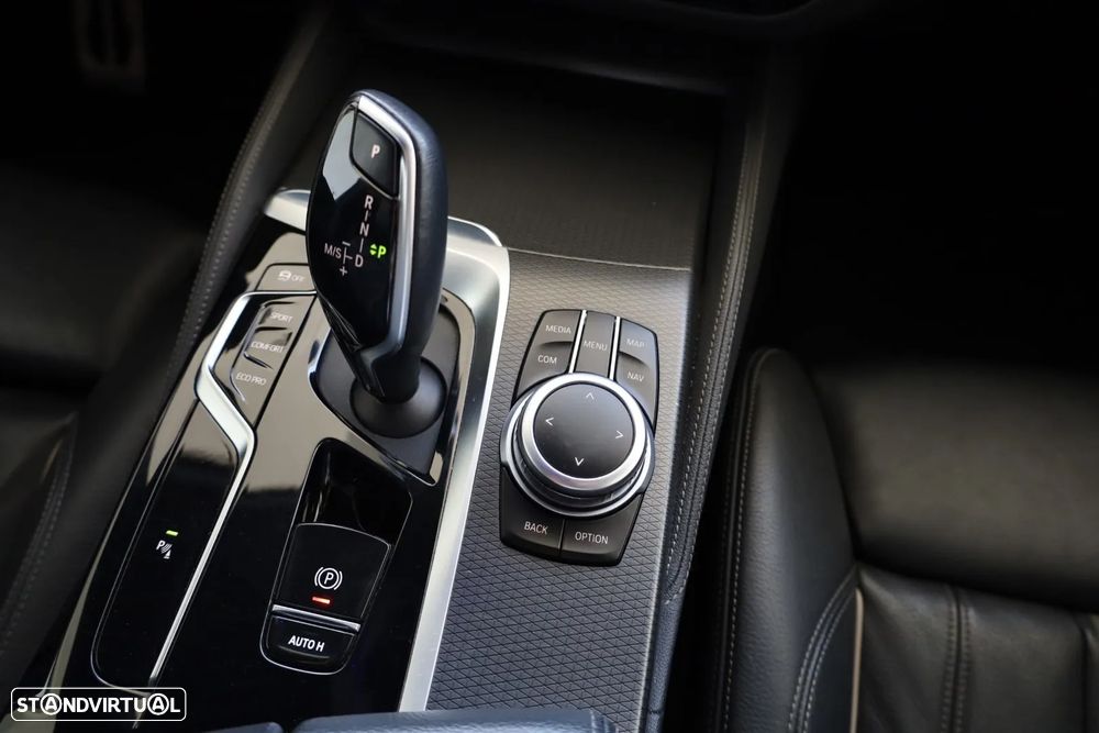 BMW 520 d Pack Desportivo M Auto - 18