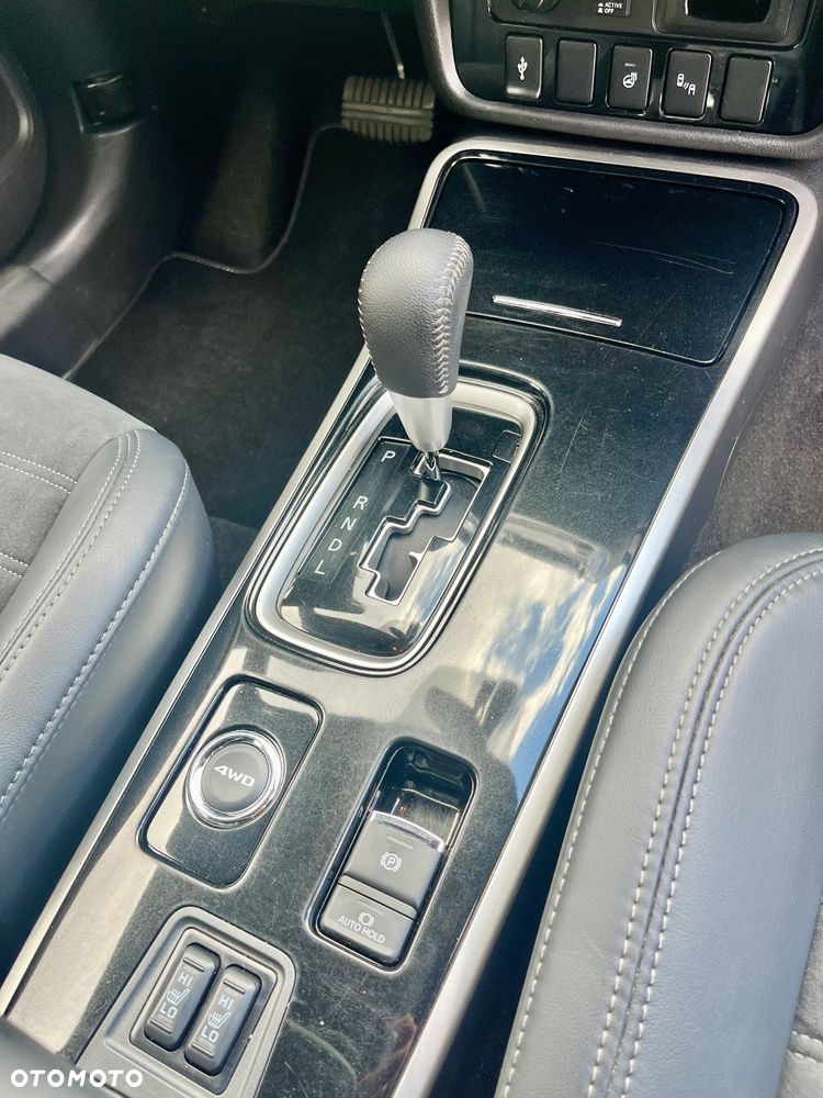 Mitsubishi Outlander - 17