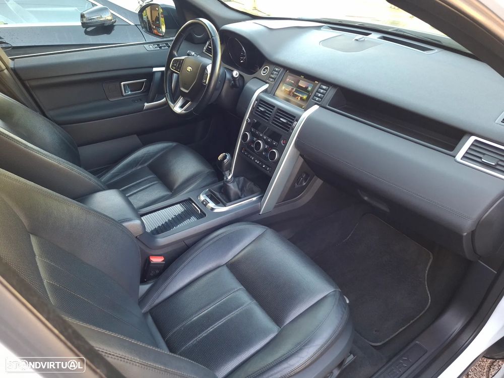 Land Rover Discovery Sport TD4 HSE Luxury - 22