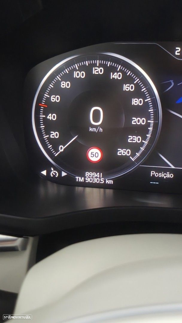 Volvo XC 60 2.0 T8 PHEV Momentum Plus AWD - 38