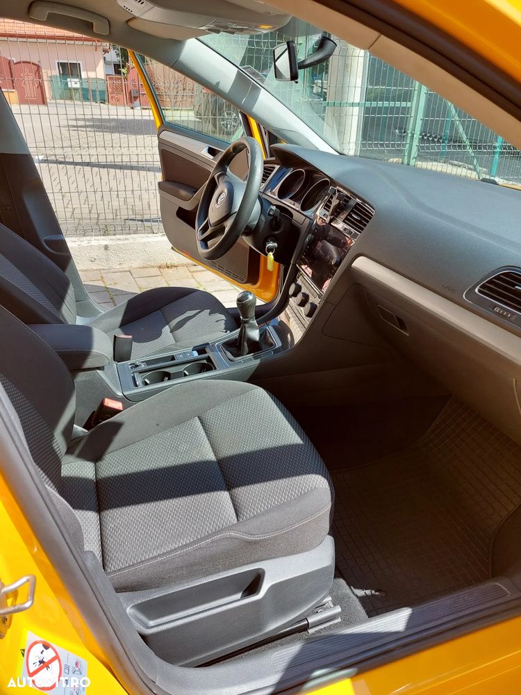 Volkswagen Golf 1.6 TDI Comfortline - 10