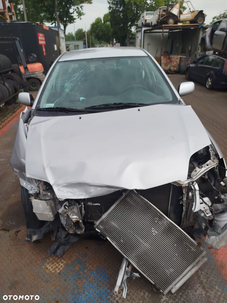 Toyota Corolla  e 12 na części. - 1